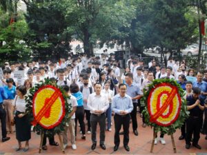 Nhà trường dâng hương tri ân các Anh hùng liệt sĩ ngày 27/7