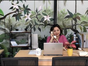 Nữ nhân viên tâm huyết, nhiệt tình, có trách nhiệm với công việc