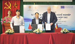 Lễ ký kết thoả thuận hợp tác giữa Trường Cao đẳng Điện tử – Điện lạnh hà nội; Công ty GHW Hà Nội và Phòng thủ công nghệ Erfurt – CHLB Đức (HWK Erfurt)