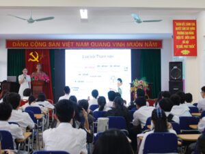 Truyền thông kiến thức chăm sóc sức khỏe sinh sản cho HSSV Nhà trường