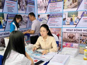 Nhà trường tham gia Ngày hội gắn kết Giáo dục nghề nghiệp Thủ đô với thị trường lao động năm 2025: khẳng định vị thế – nâng tầm chất lượng đào tạo